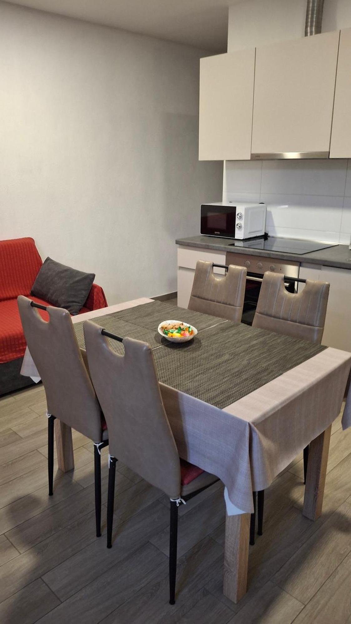 Apartment Neva Split With Free Private Parking Space ภายนอก รูปภาพ