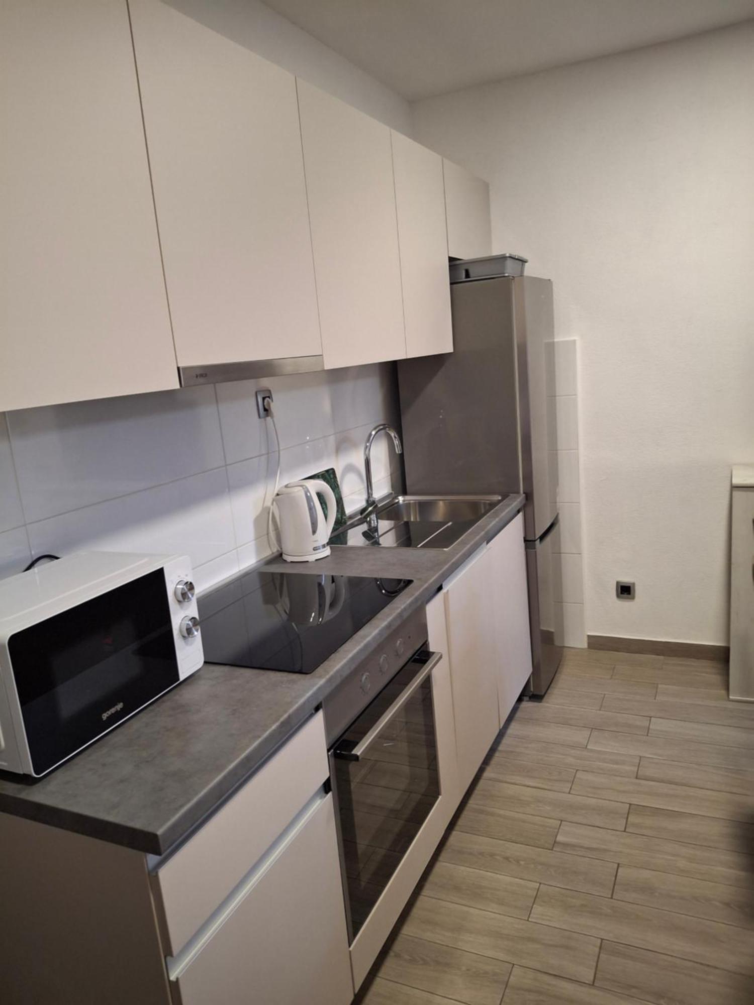 Apartment Neva Split With Free Private Parking Space ภายนอก รูปภาพ